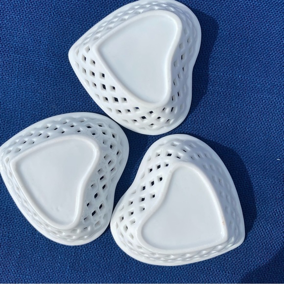 3 Porcelain Hearts π€π€π€ - Picture 2 of 10